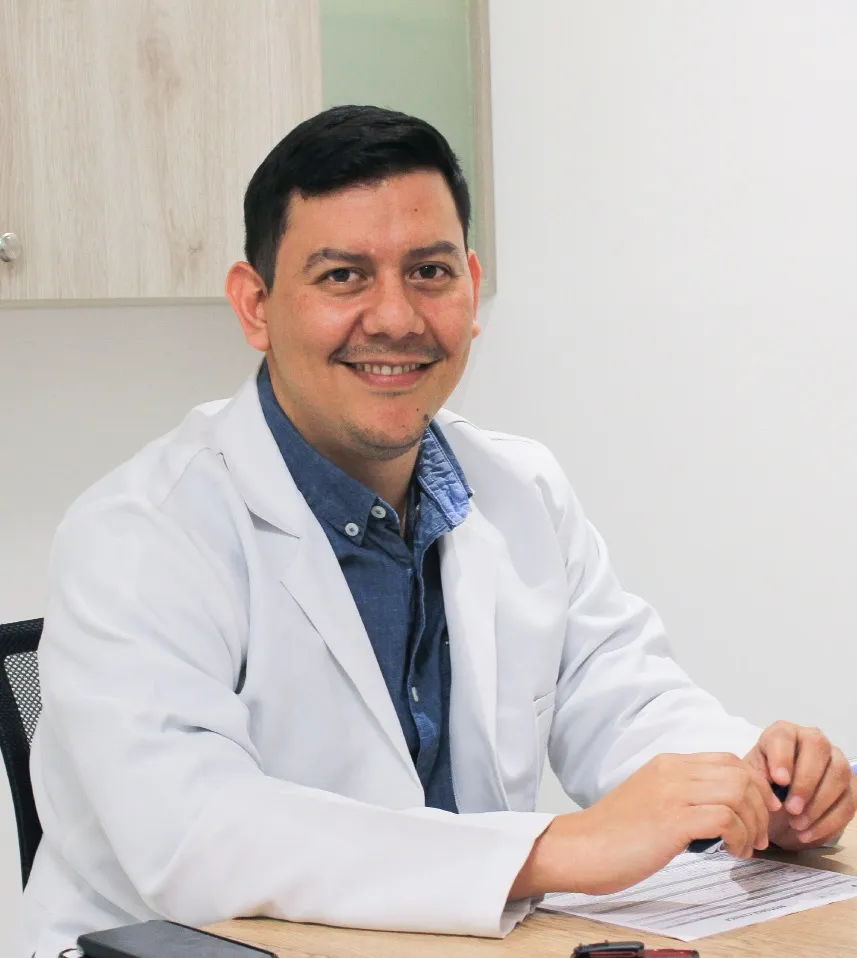 Dr. Marcelo Carpio Nefrólogo en Guayaquil